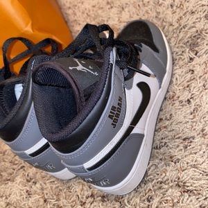 Jordan 1s 4.5y ( SOLD )